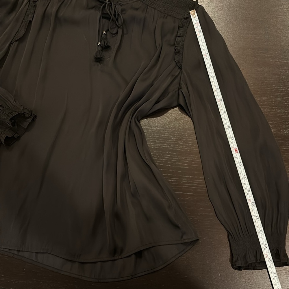PAIGE Laramie long sleeve matte satin polyester blouse with tassels size M. - Picture 9 of 10